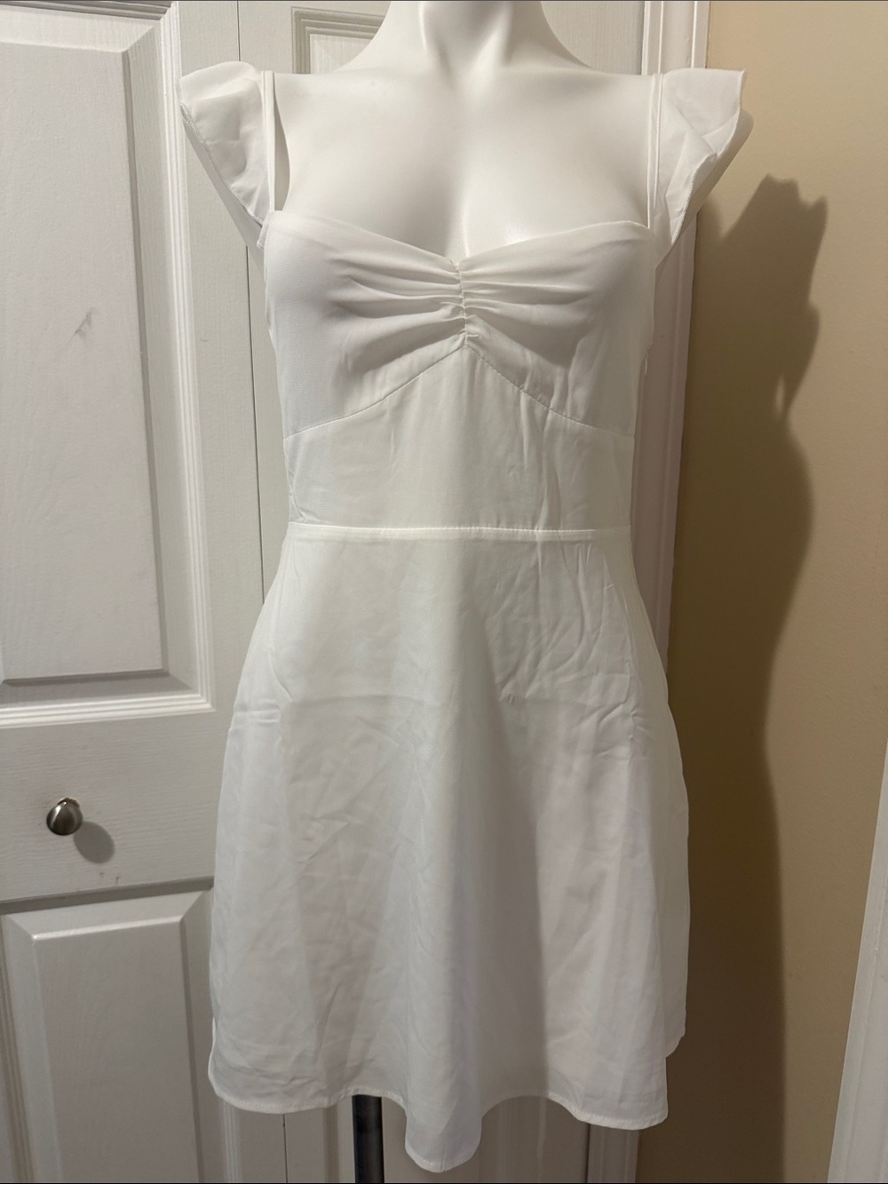 Princess Polly White Mini Dress with Sweetheart Bodice Size 6